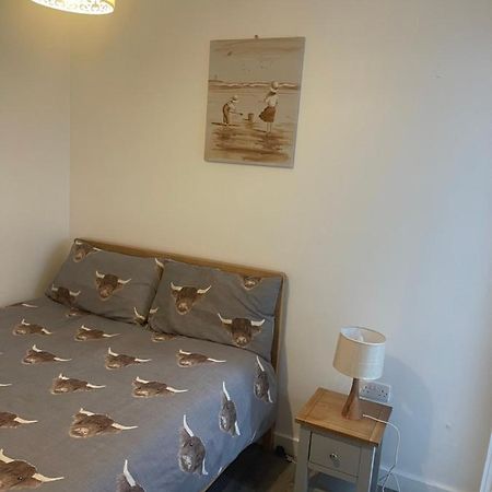 2 Bed Flat Right In Centre Of Portrush Townアパートメント エクステリア 写真